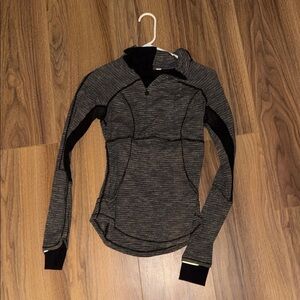 Women's Black and Gray quarter zip